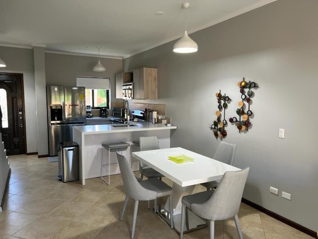 Special House In Gold Coast With Private Jacuzzi Villa Палм Бийч Екстериор снимка